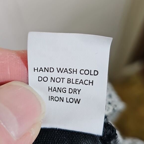 NWT Mini Skirt by Sienna Sky Black Gray Tiered Ruffles Lined, Size Large - Picture 7 of 7